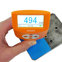 見やすい傾斜ディスプレイ